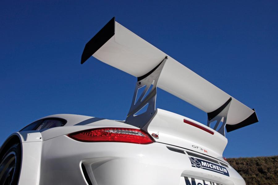 Porsche 911 GT3 R 2010 года  (фото 4 из 8)